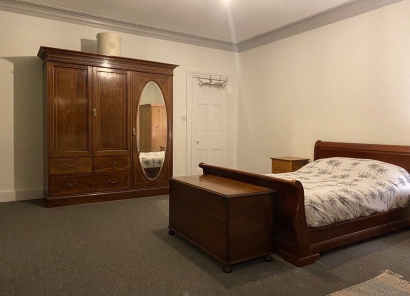 Room Manchester Road in Radcliffe