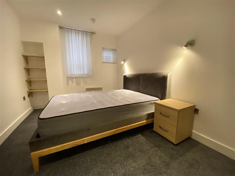 Flat Isaac Way in Manchester
