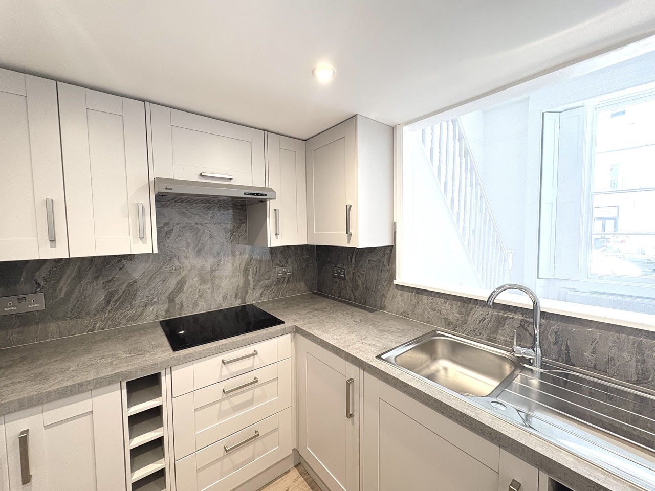 Flat Devonshire Terrace in City of Westminster