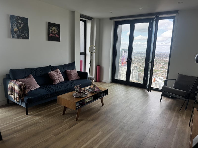 Room Wellesley Road in Greater London