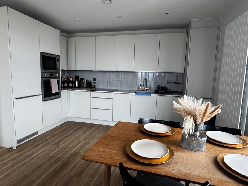 Room Wellesley Road in Greater London