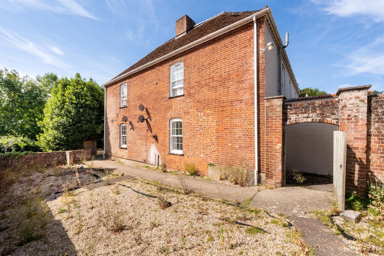 Flat Calcot Place in Holybrook