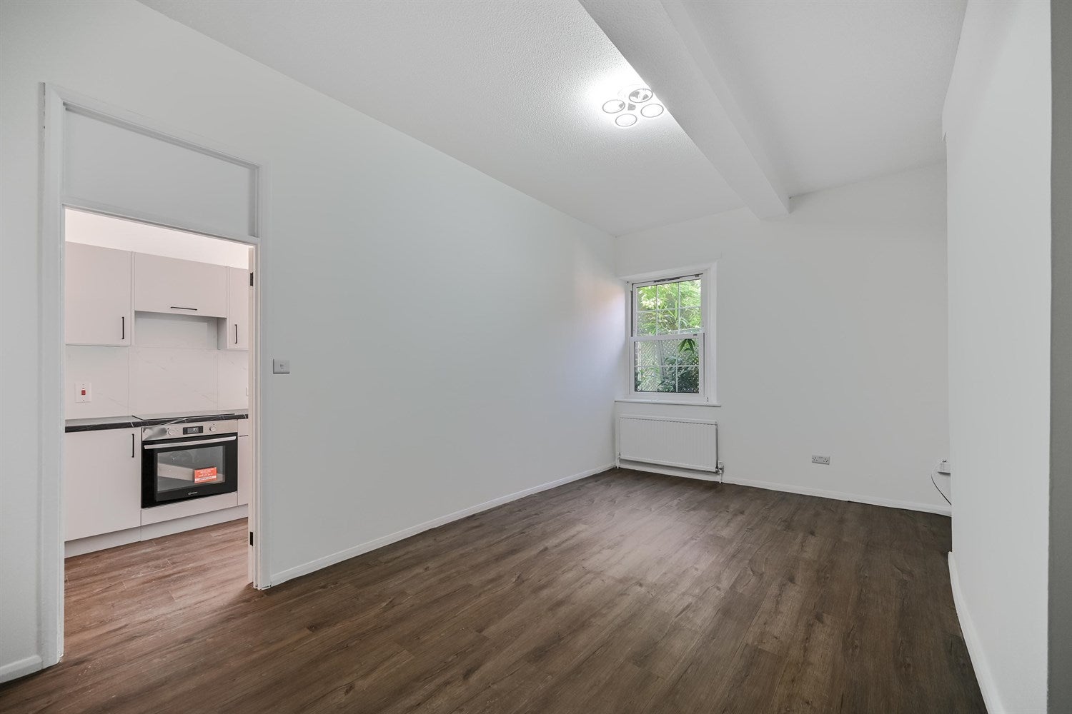 Flat Calcot Place in Holybrook