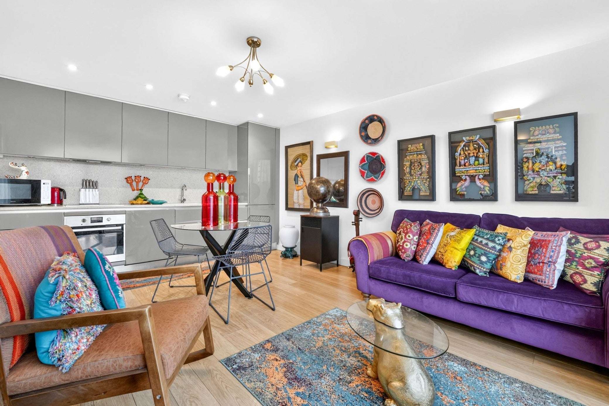 Flat Chadwell Lane in Greater London