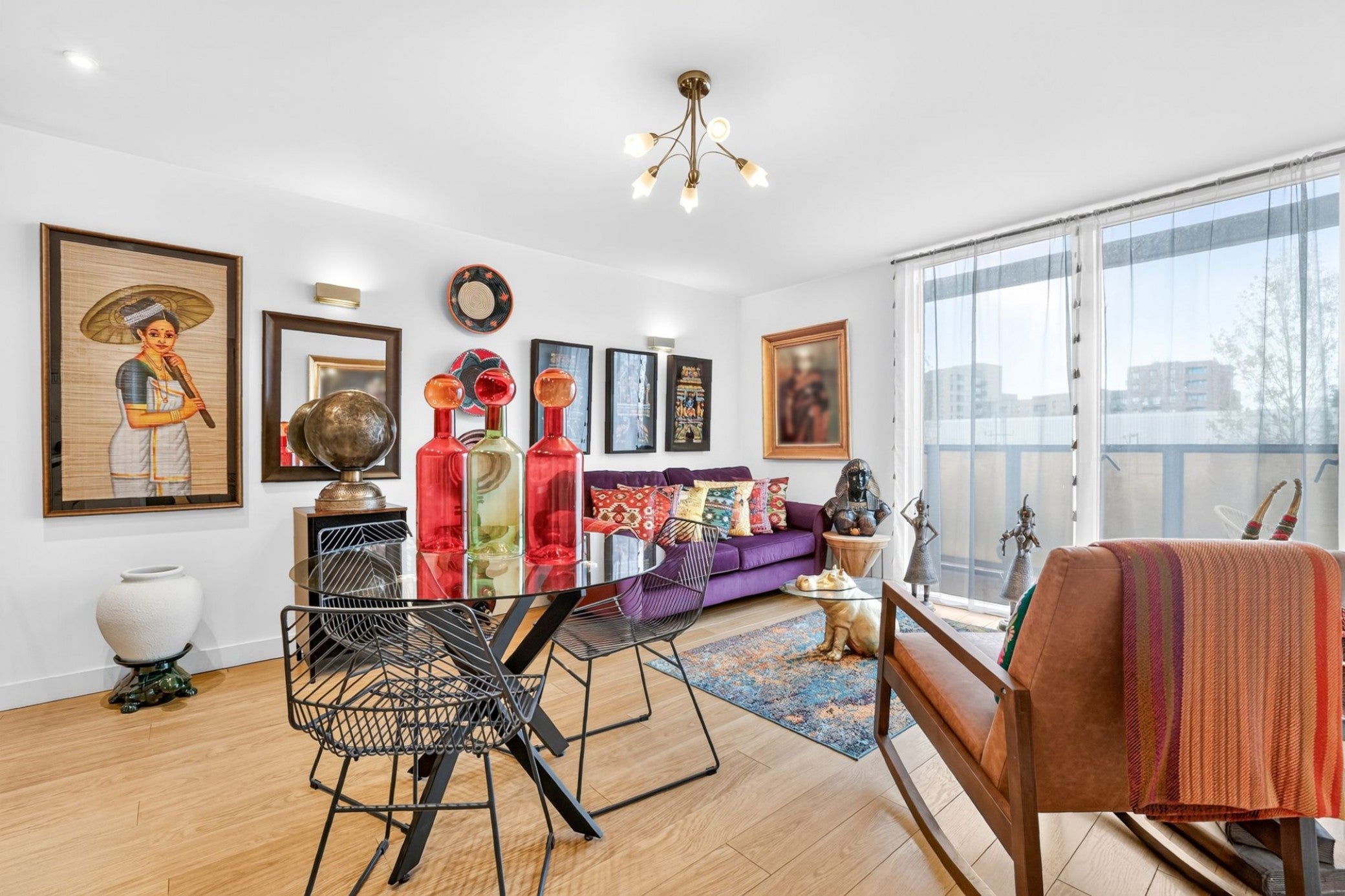 Flat Chadwell Lane in Greater London