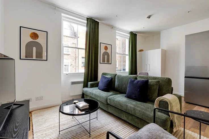 Flat Tottenham Street in Greater London