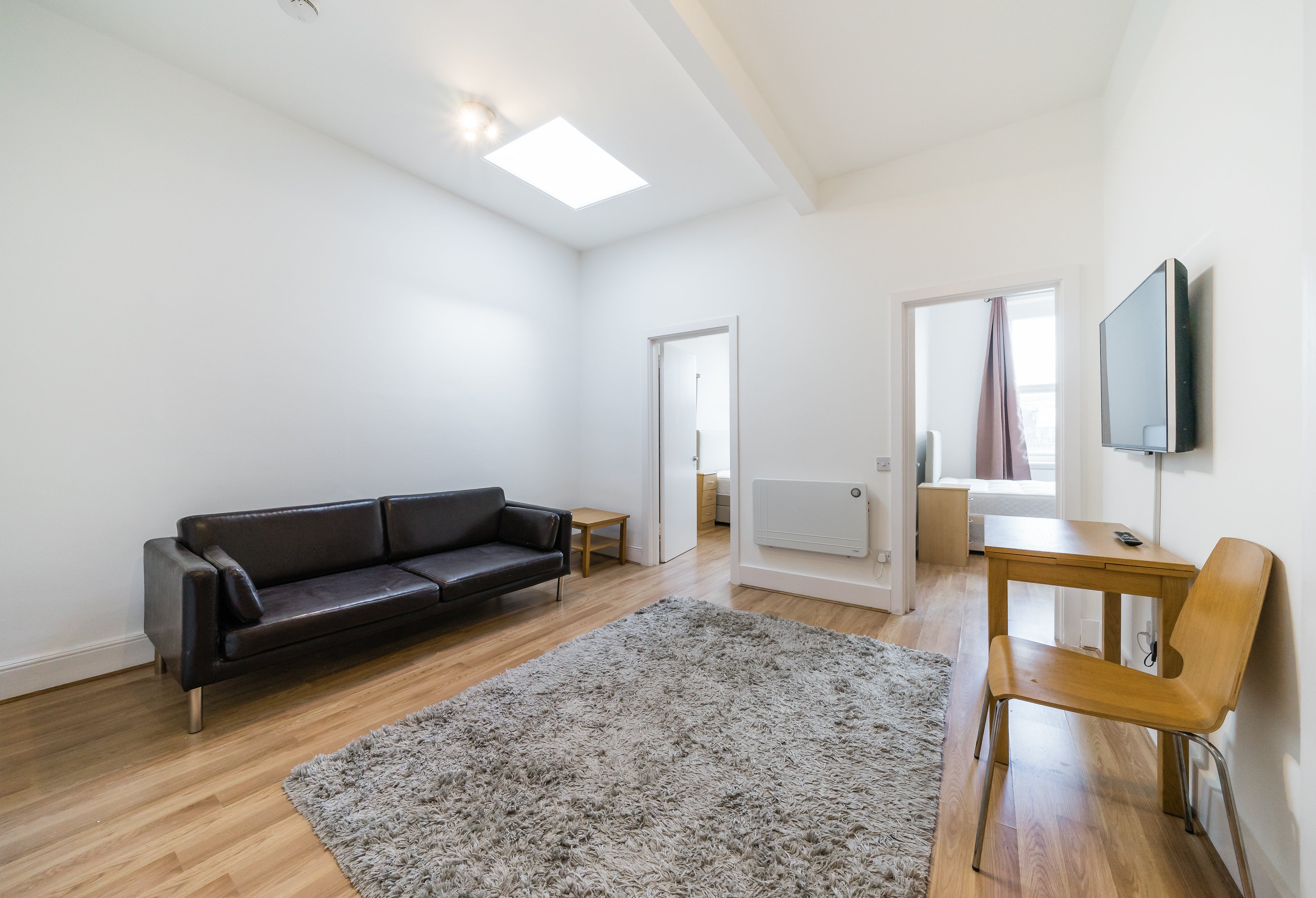 Flat Earl's Court Road in Greater London