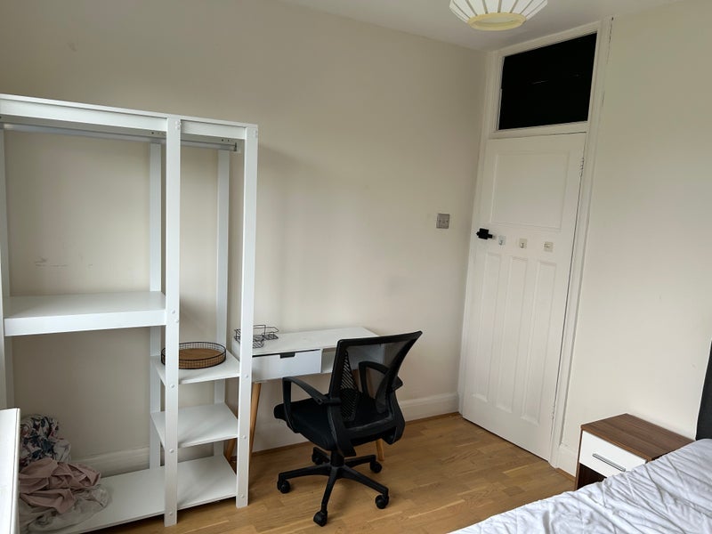 Room New Farm Avenue in Greater London