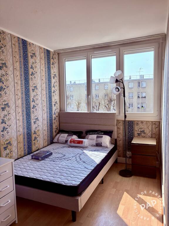Chambre Rue de Villeneuve à Rungis