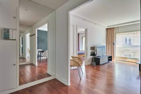 Appartement Rue de Berri à Paris