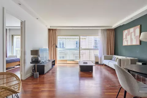 Appartement Rue de Berri à Paris