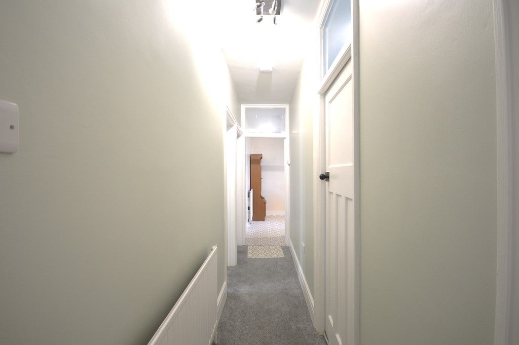 Flat Carlton Avenue East in Greater London