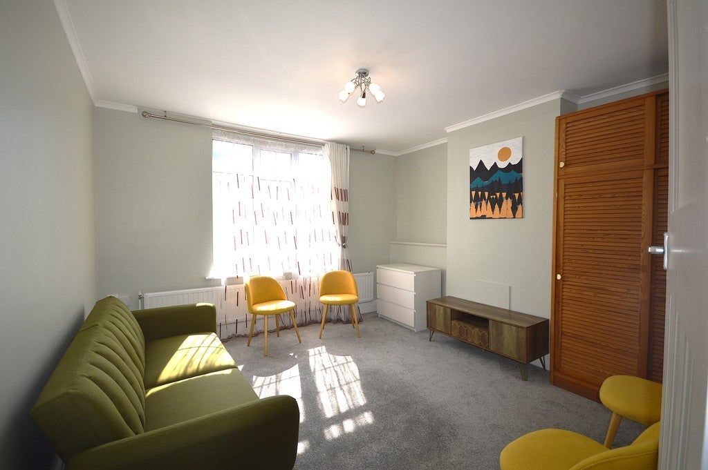 Flat Carlton Avenue East in Greater London