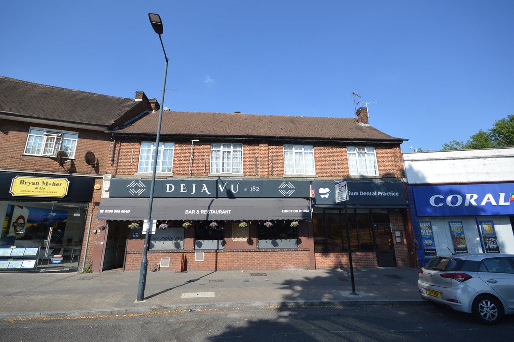 Flat Carlton Avenue East in Greater London
