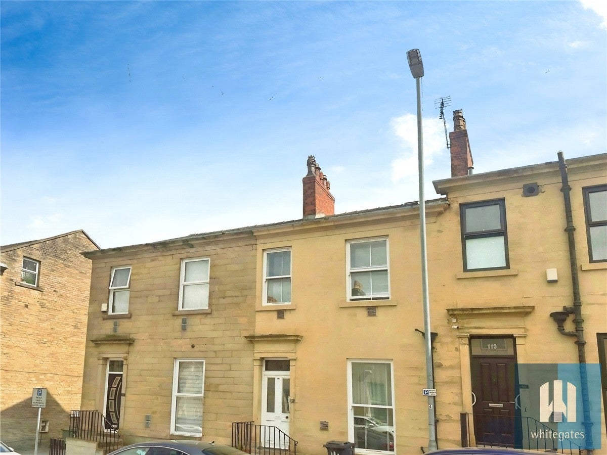 Flat Fitzwilliam Street in Kirklees