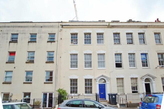 Flat Cave Street in Bristol