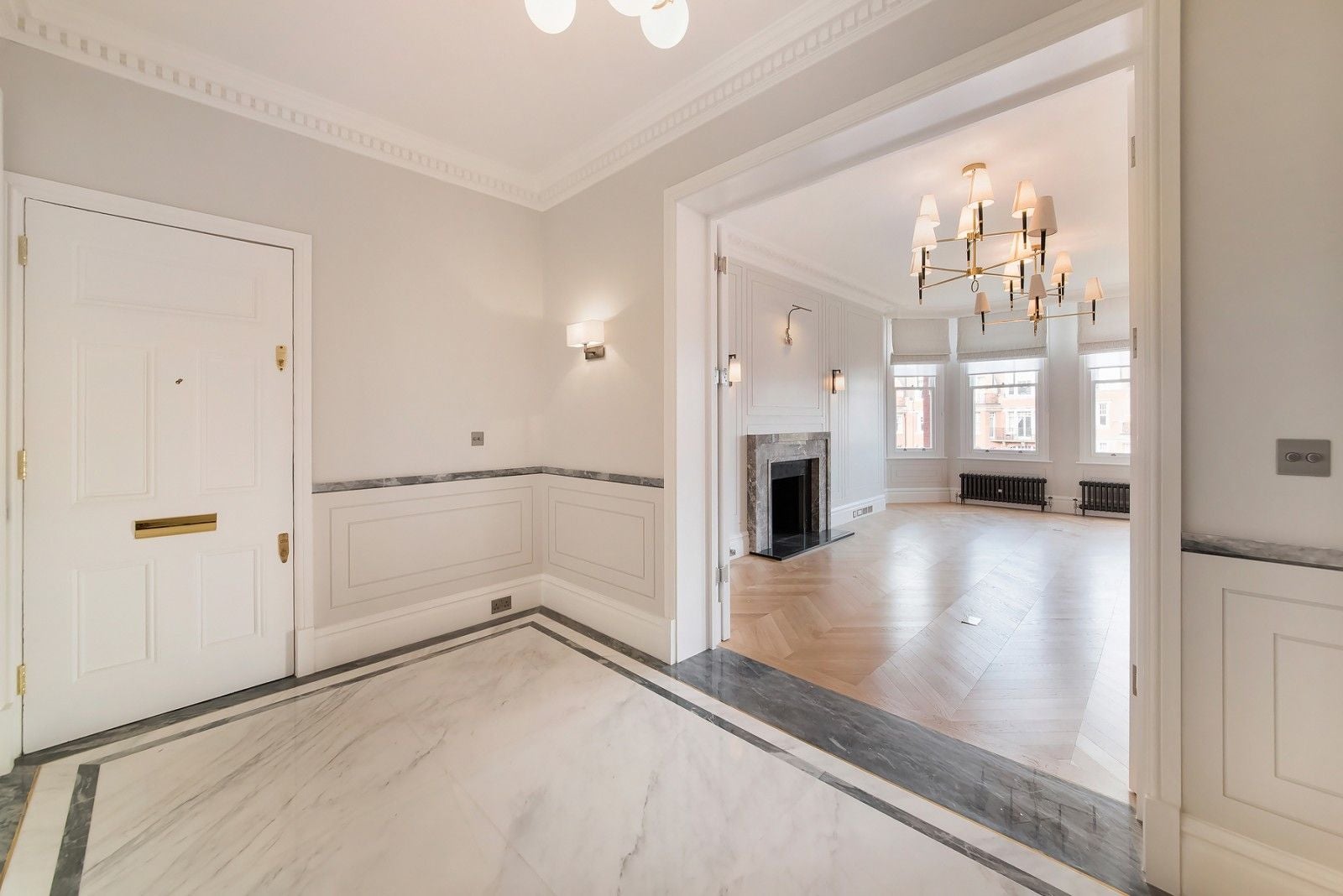 Flat Oakwood Court in Greater London
