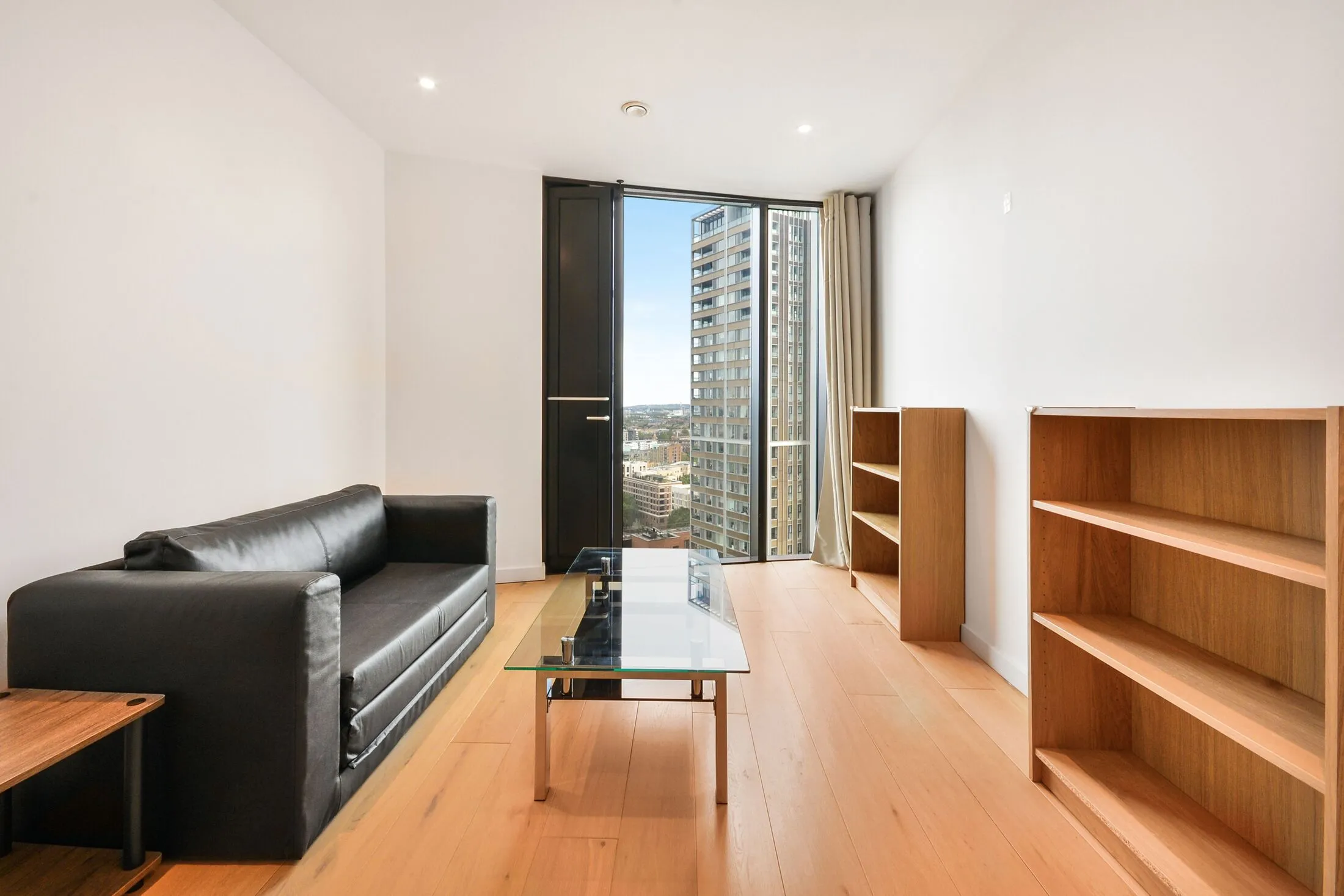 Flat Wollaston Close in Greater London