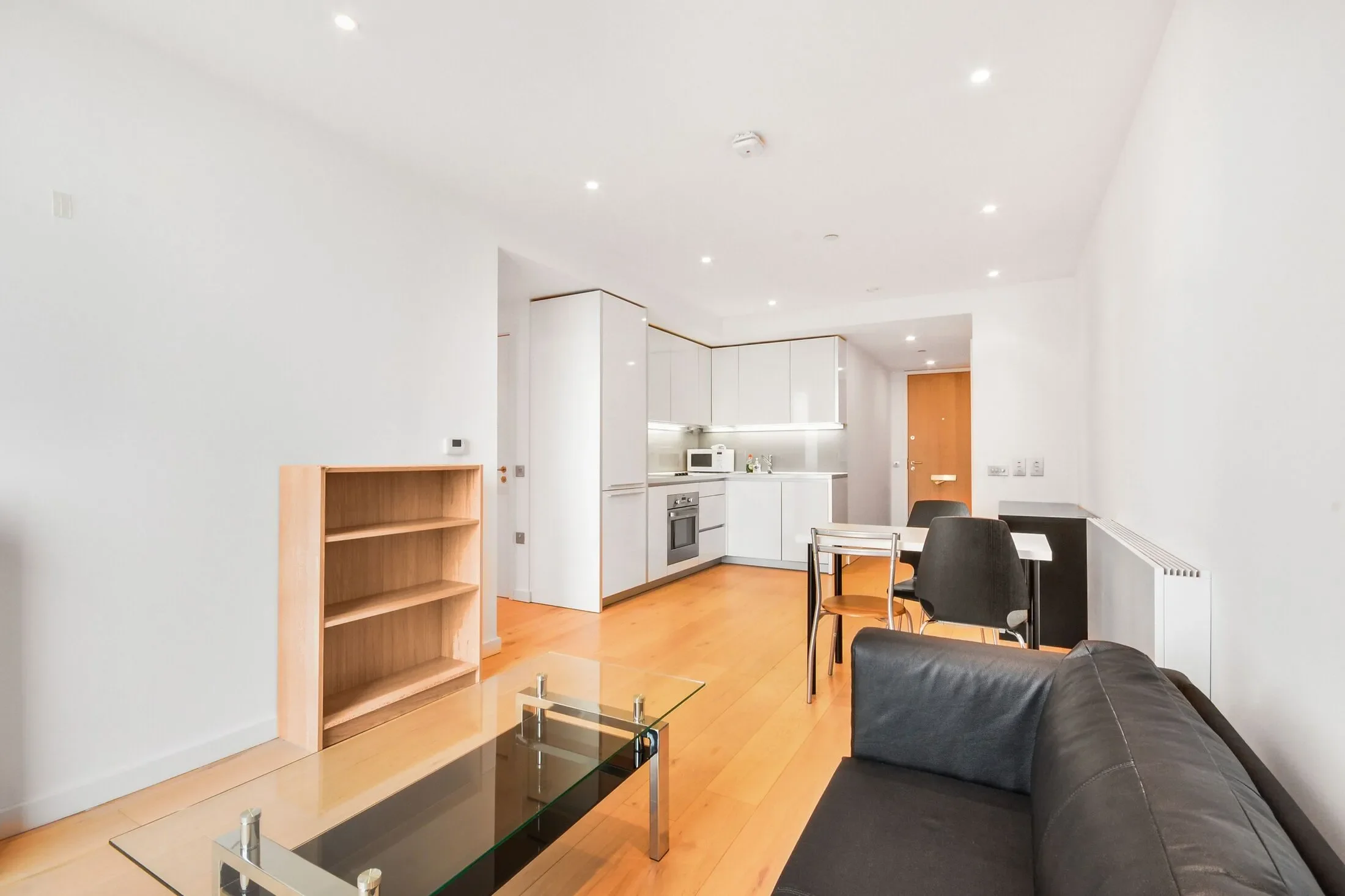 Flat Wollaston Close in Greater London