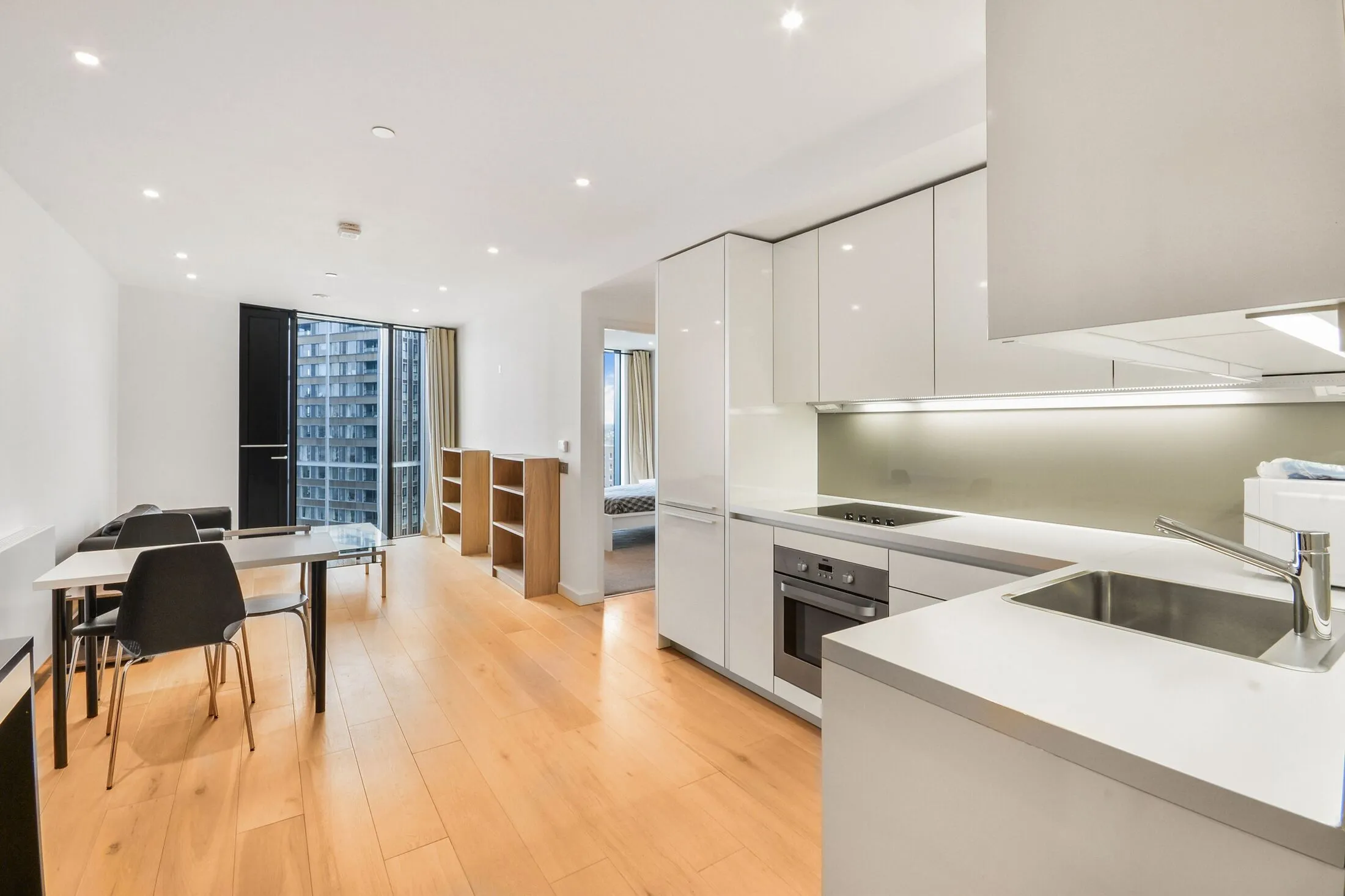 Flat Wollaston Close in Greater London