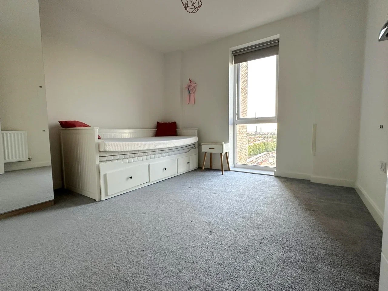 Flat Hampden Road in Greater London