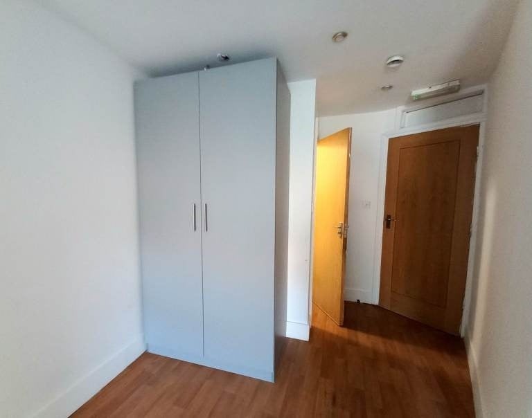 Room Eton Avenue in Greater London