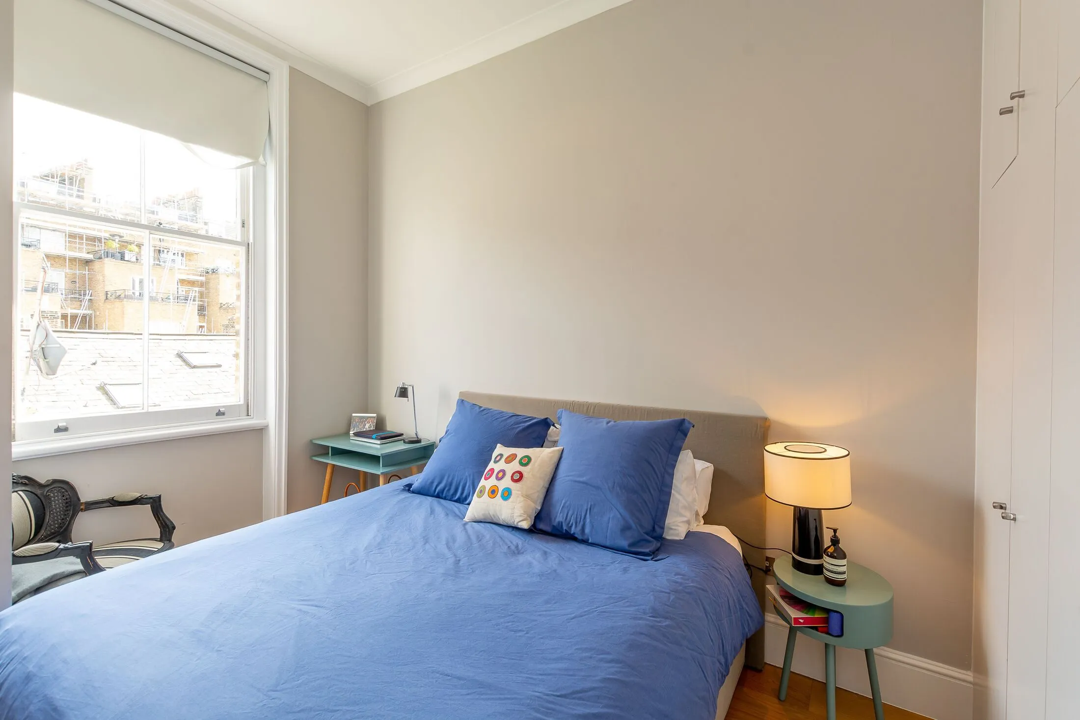 Flat Roland Gardens in Greater London