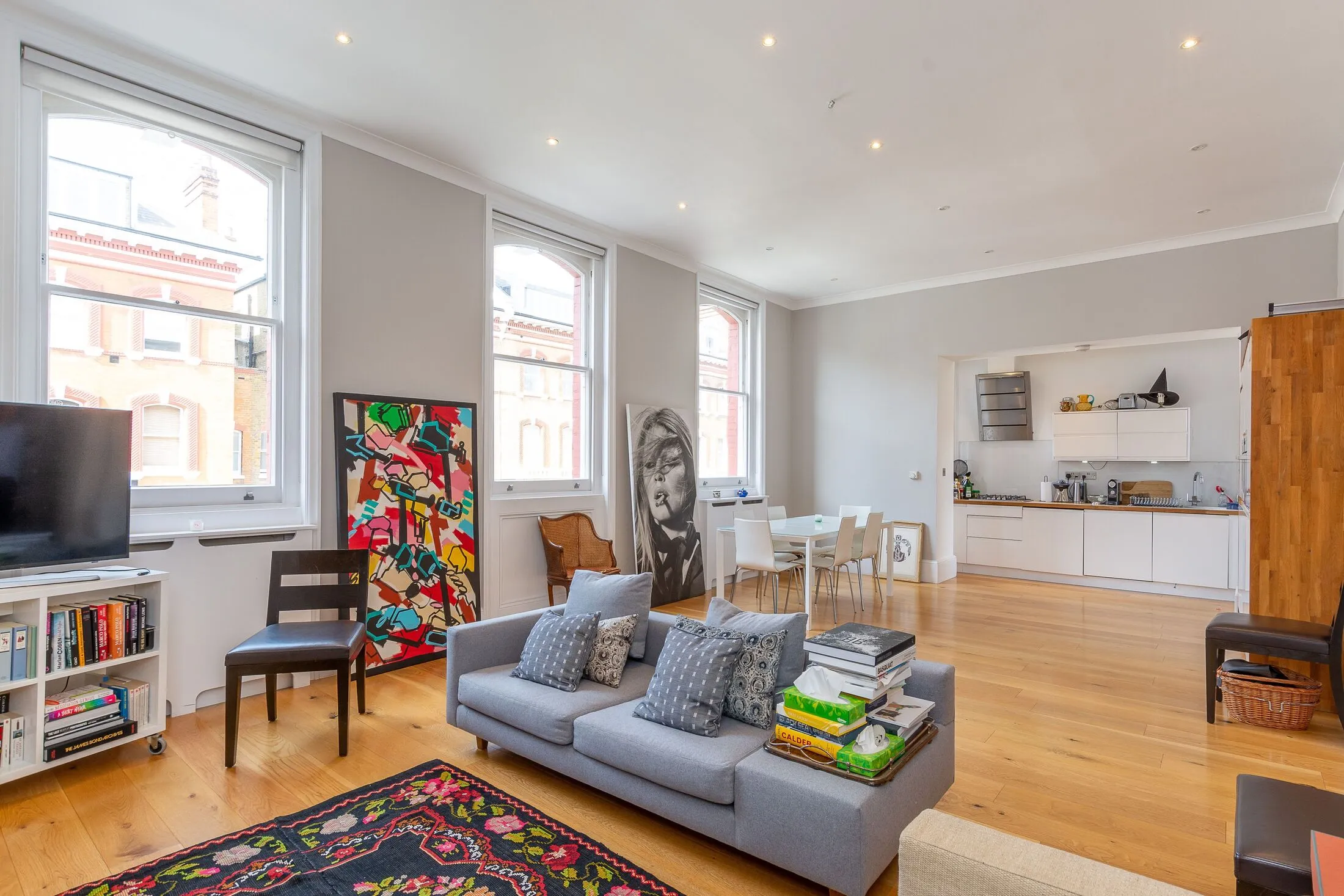 Flat Roland Gardens in Greater London