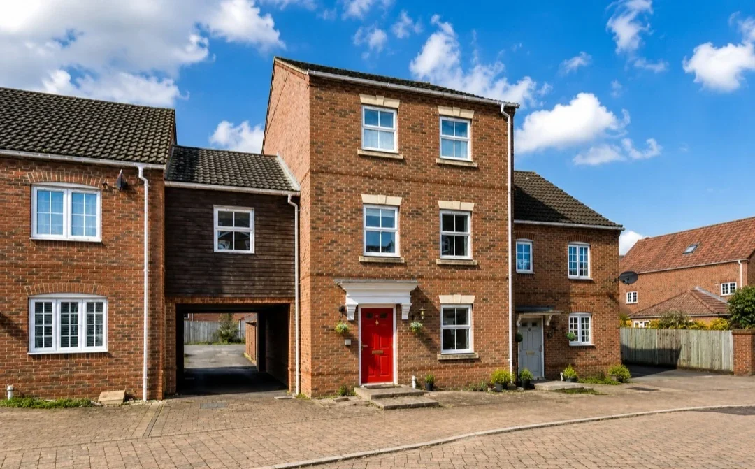 House Whitgift Close in Basingstoke and Deane