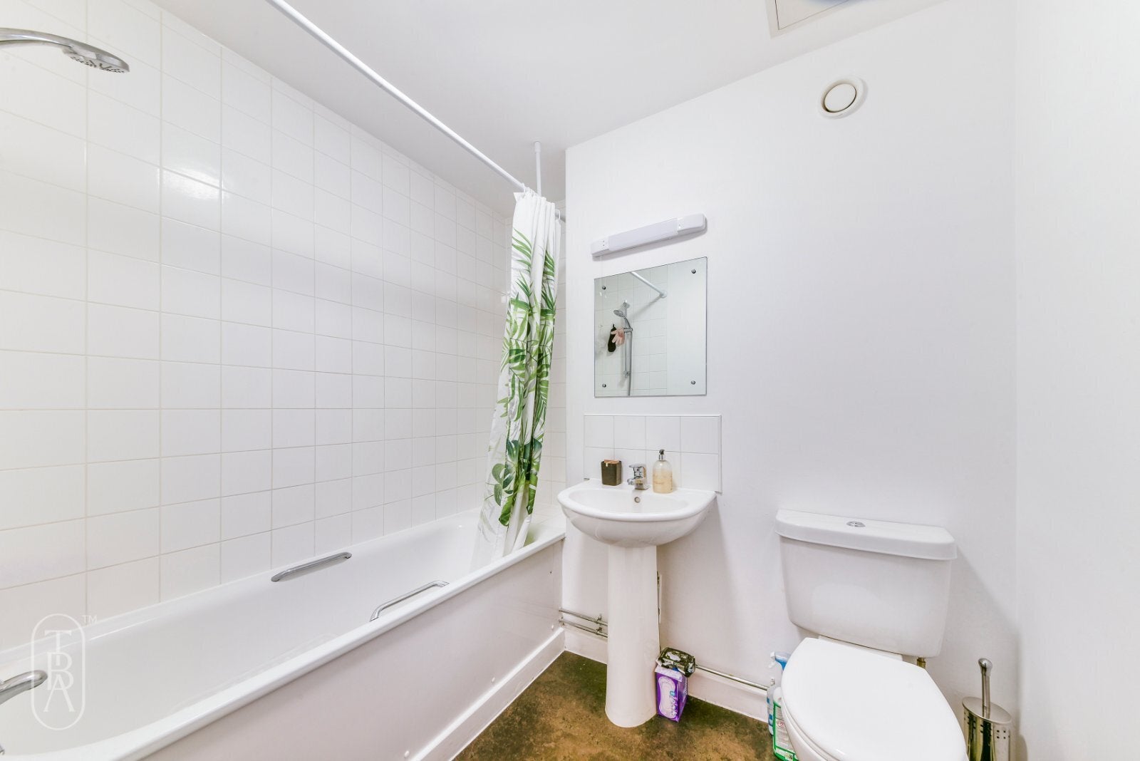 Flat Drayton Park in Greater London