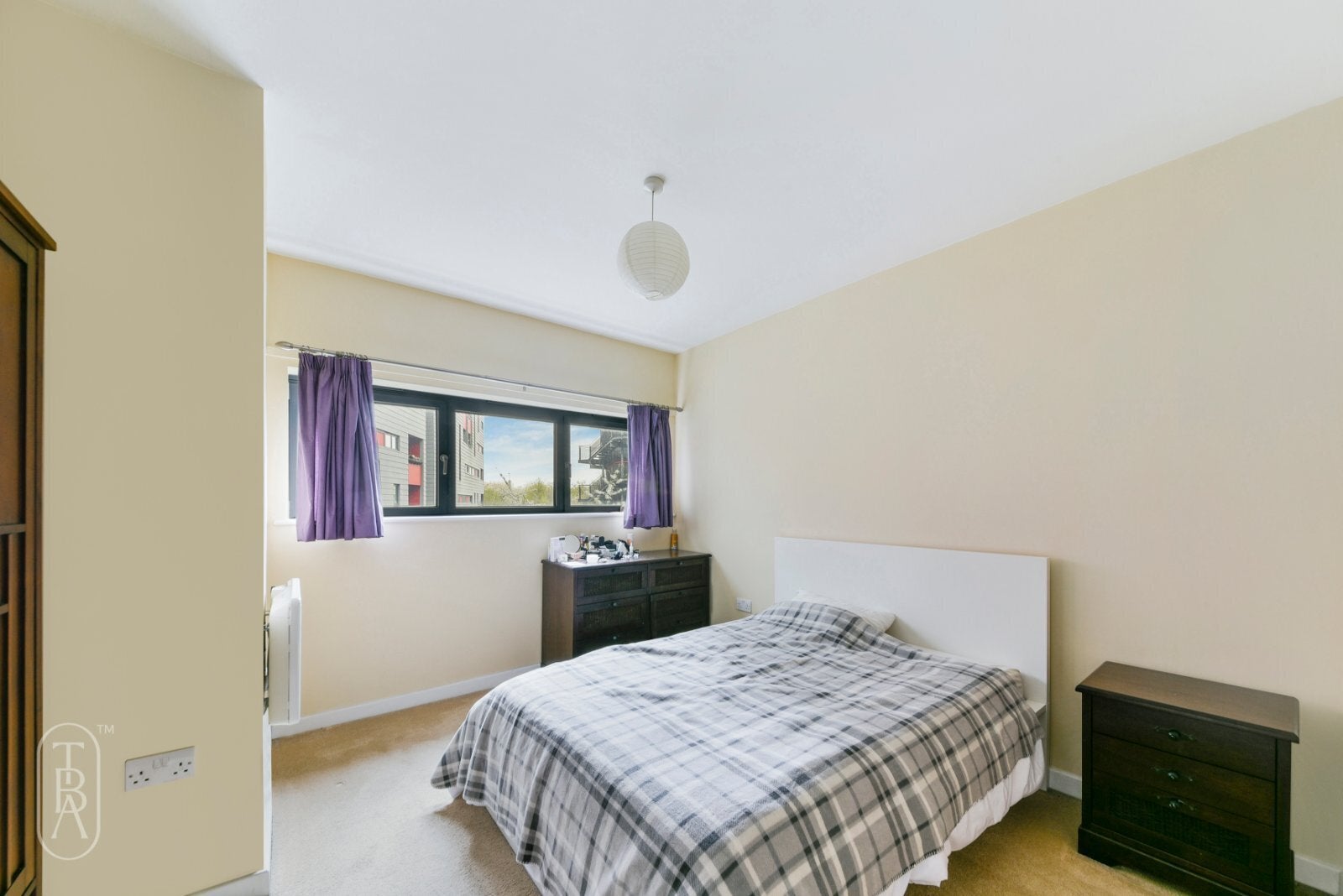 Flat Drayton Park in Greater London