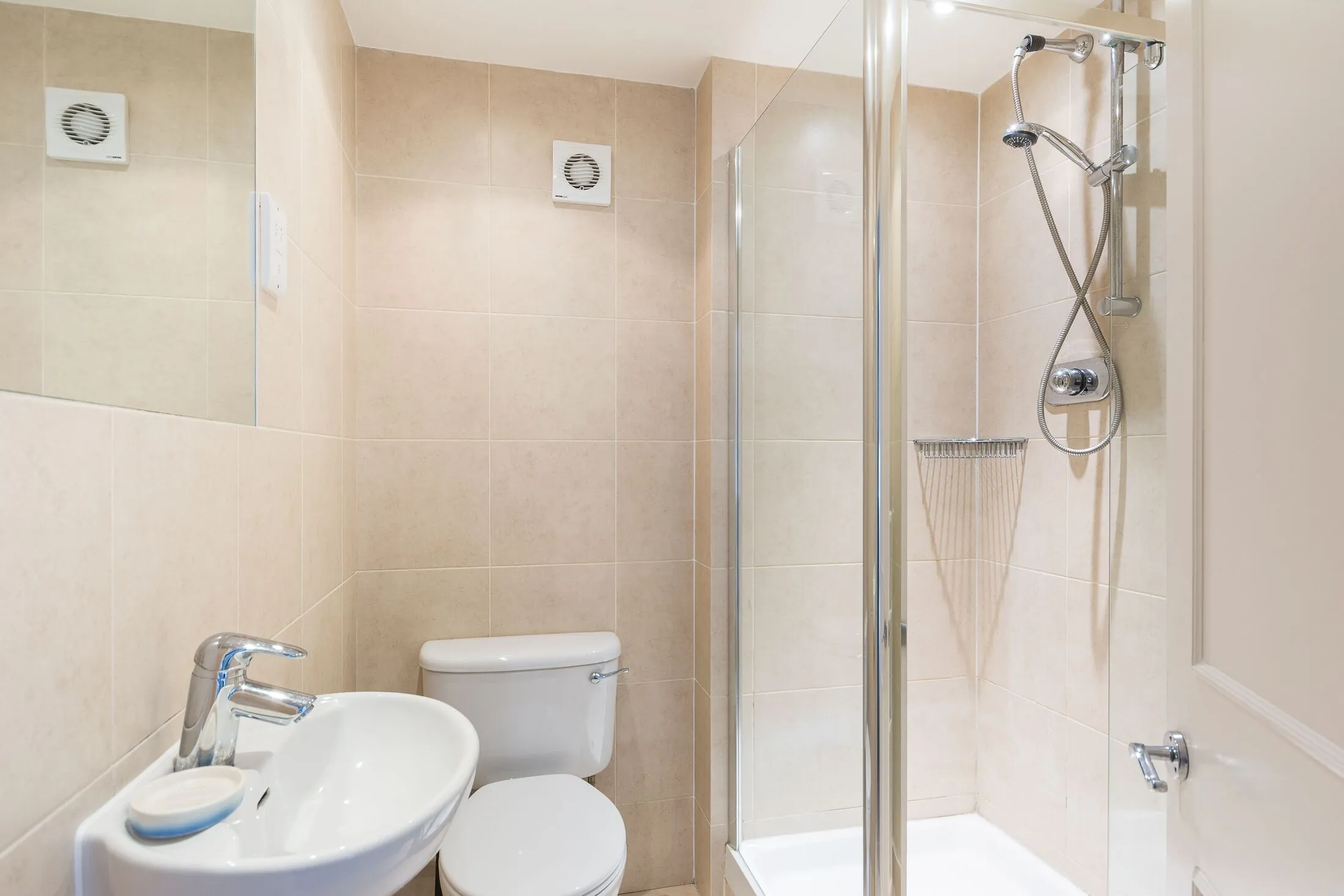 Flat Fulham Road in Greater London
