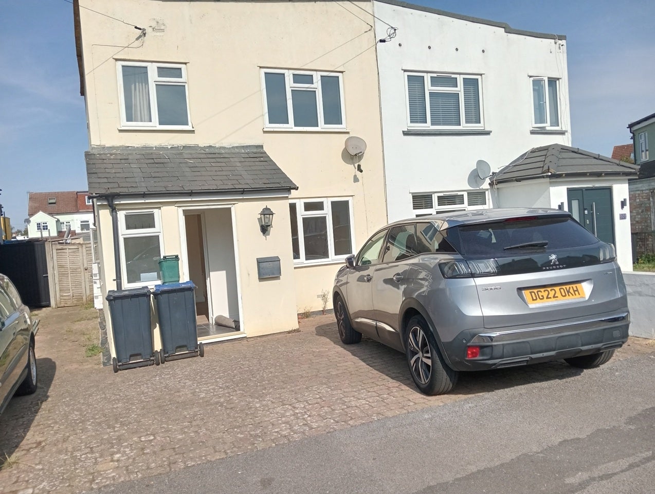 House Molesey Avenue in Elmbridge