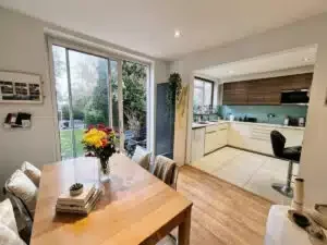 House Broadfields Avenue in Greater London