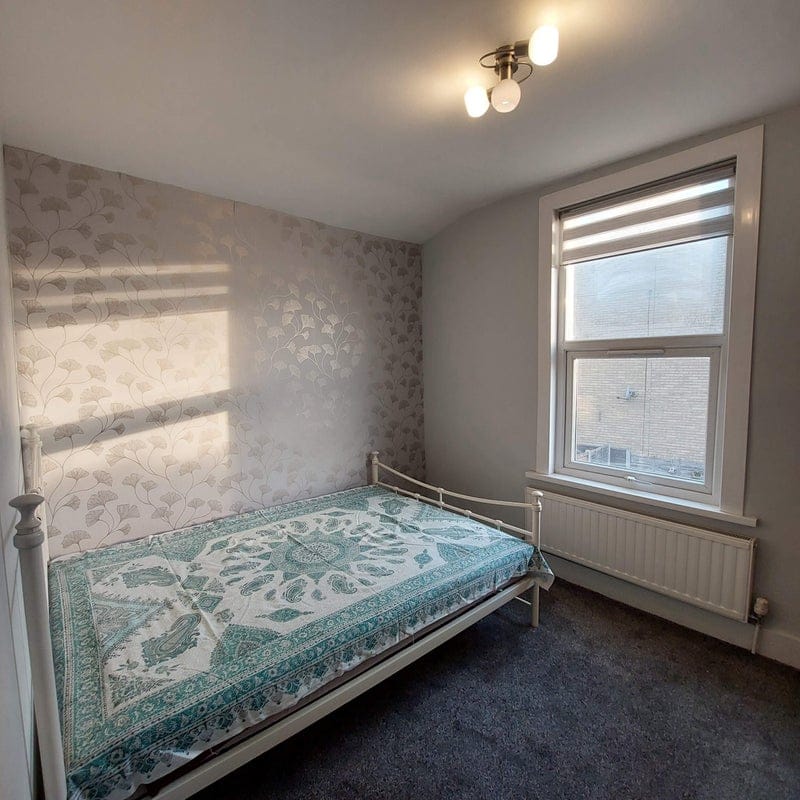 Room Markhouse Road in Greater London