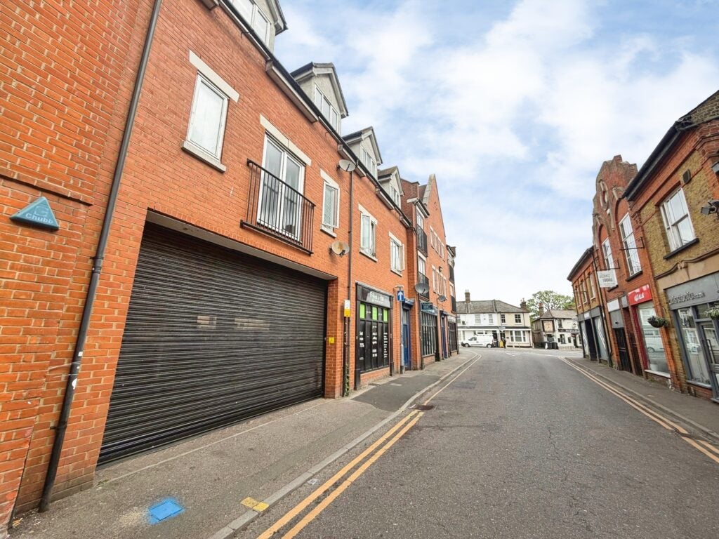 Flat Wells Street in Chelmsford