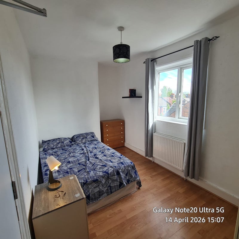 Flat Lordship Lane in Greater London