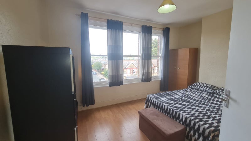 Flat Lordship Lane in Greater London