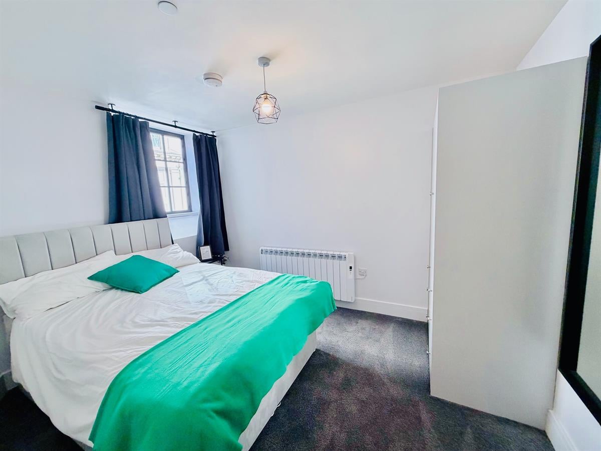 Flat Alma Close in Nottingham