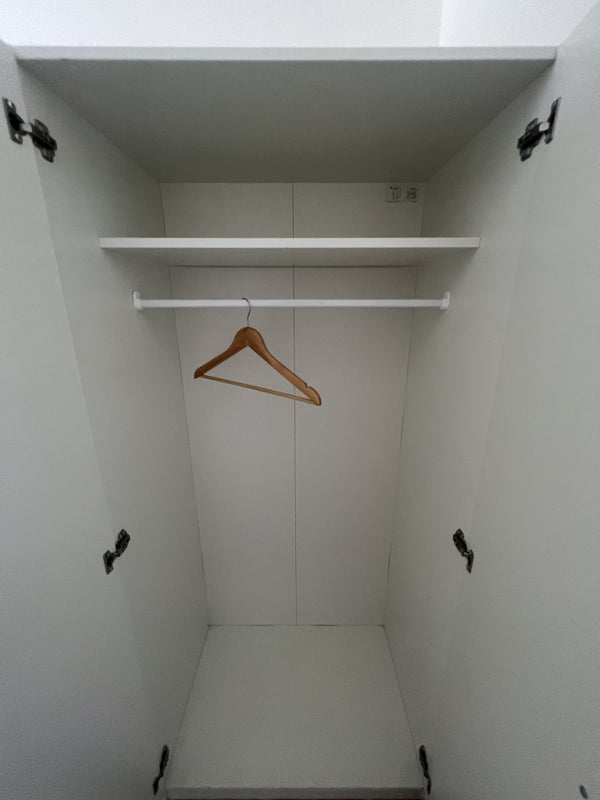 Room Viola Close in Basildon