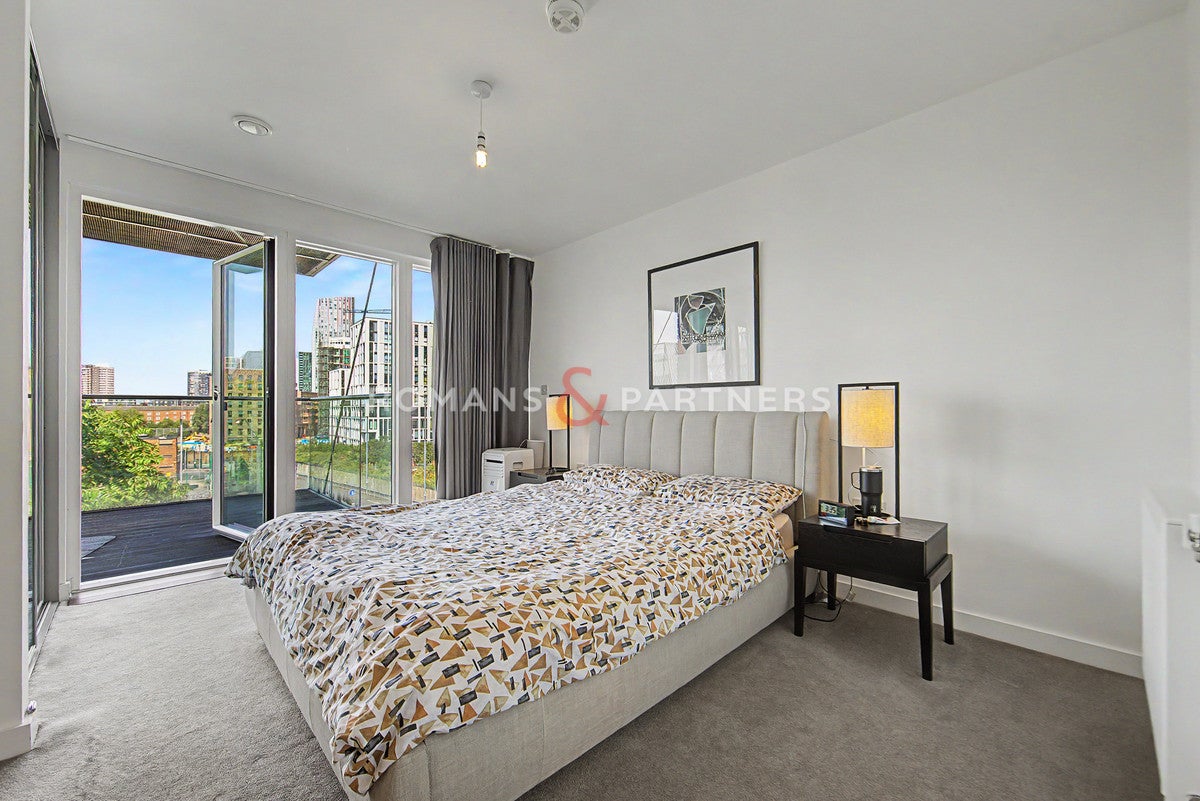 Flat Montford Place in Greater London