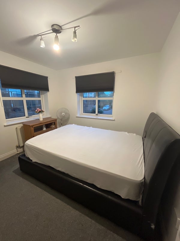 Room Dickens Wood Close in Greater London