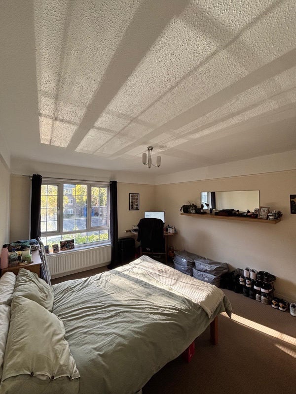 Room Godwin Close in Greater London