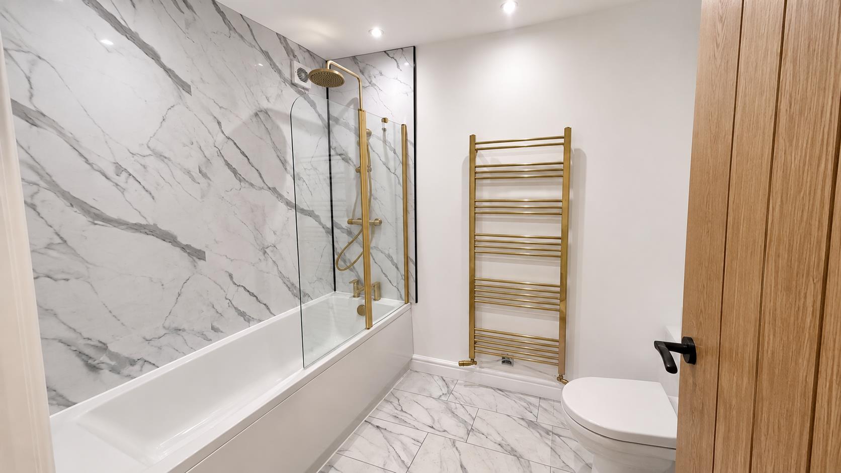 Flat Wear Bay Crescent in Folkestone and Hythe District