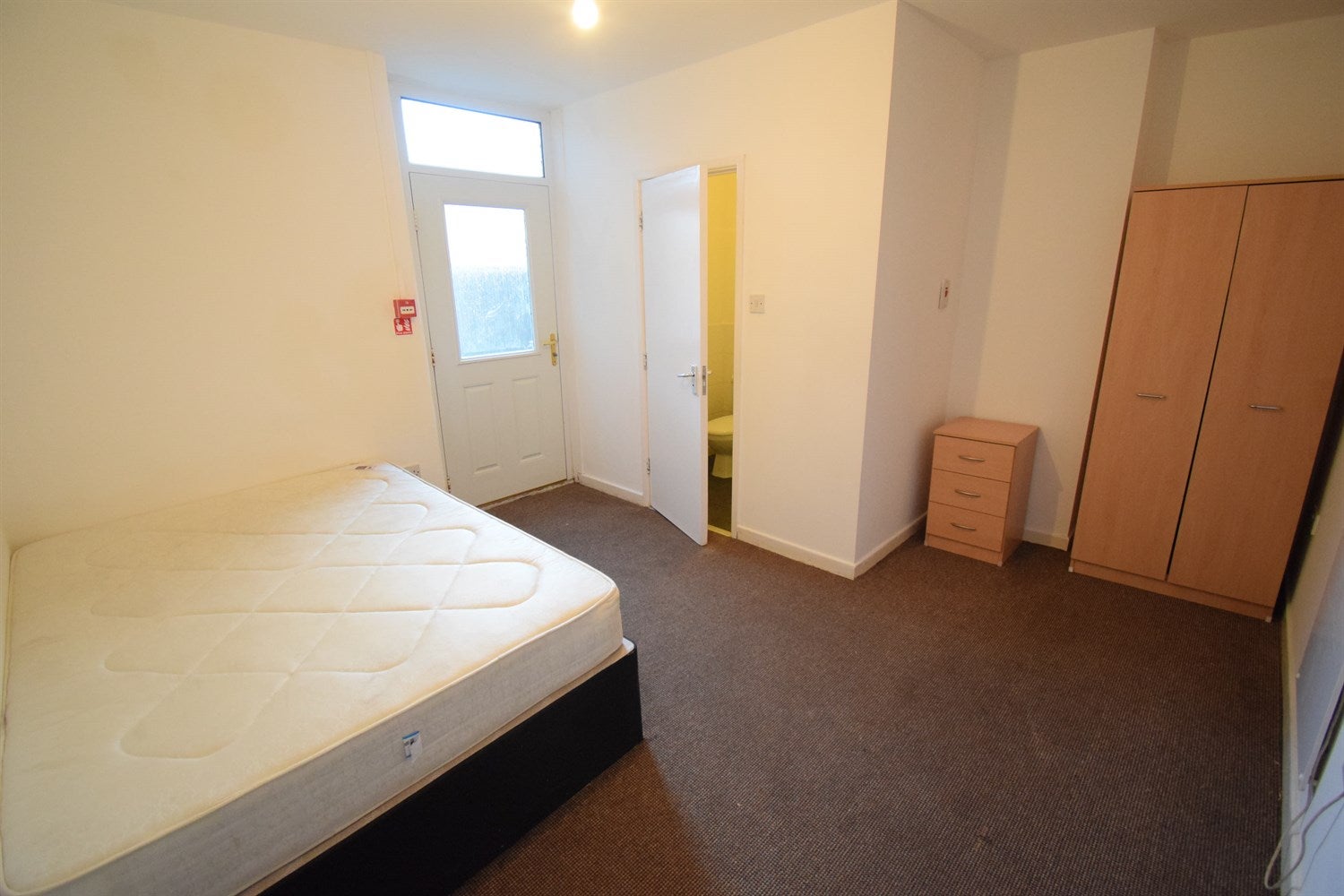 Flat Piercefield Place in Cardiff