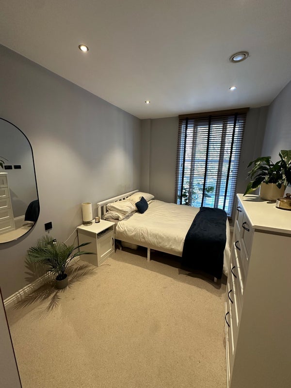Room Balham High Road in Greater London