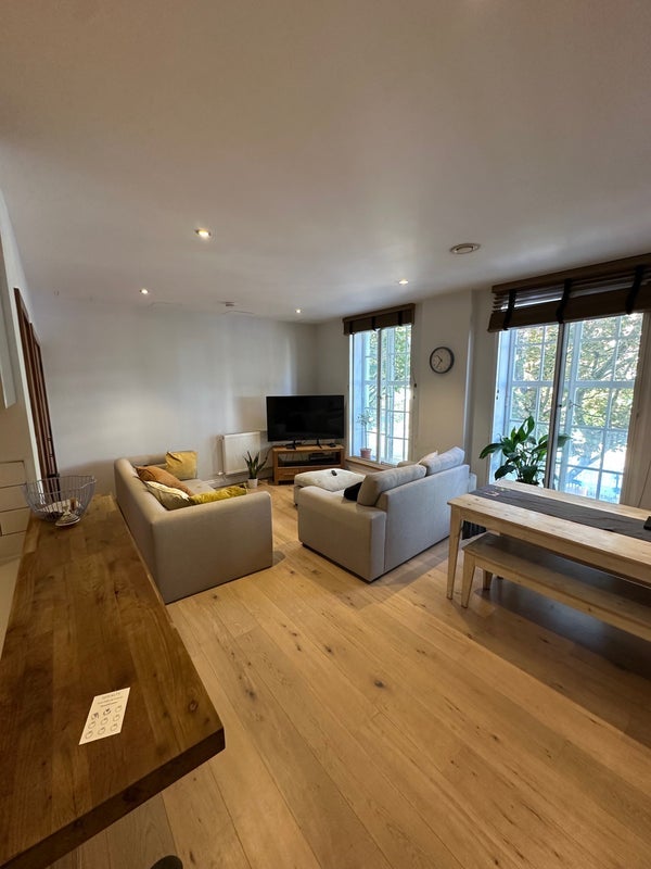 Room Balham High Road in Greater London