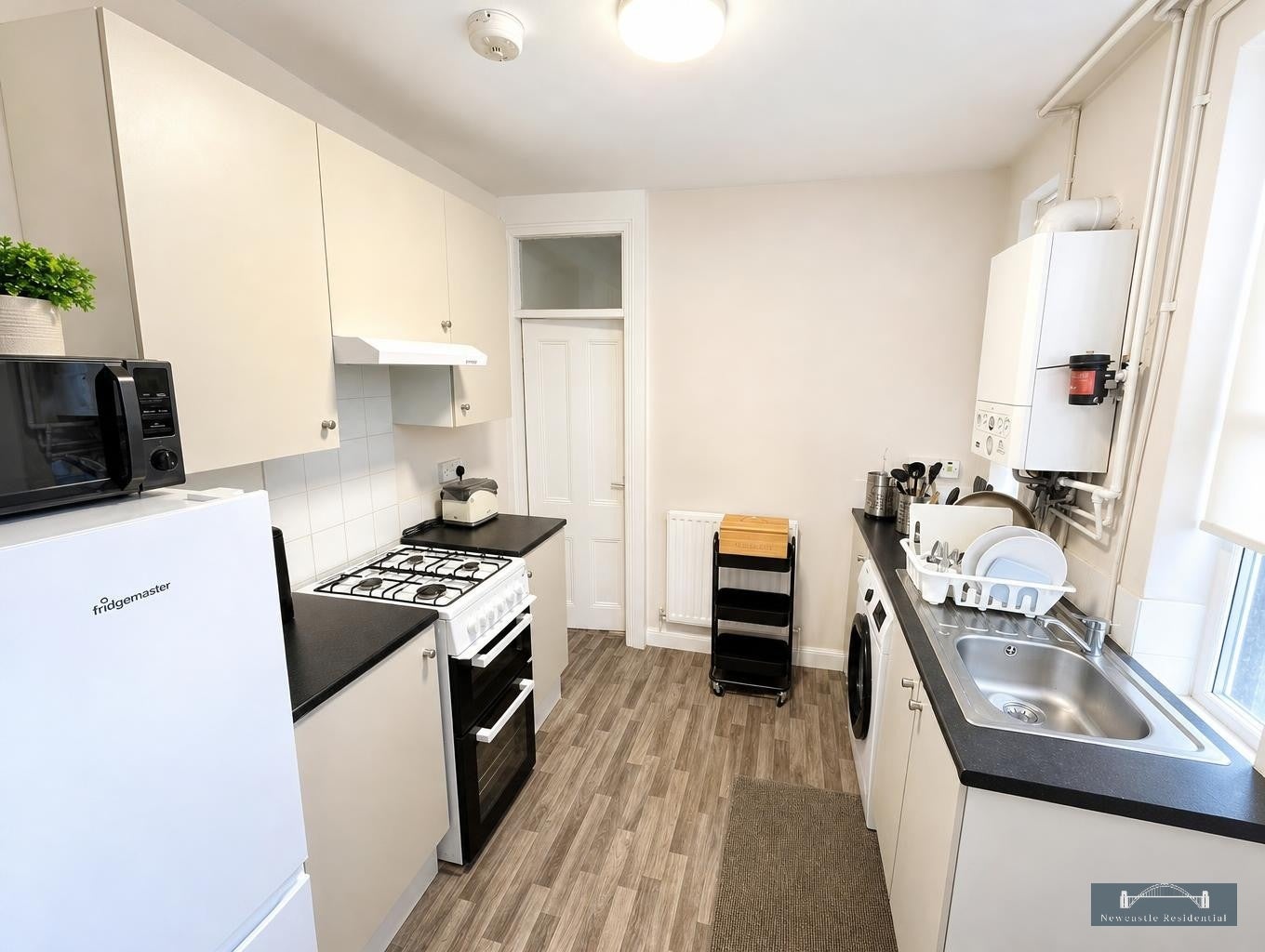 Flat Wingrove Avenue in Newcastle upon Tyne