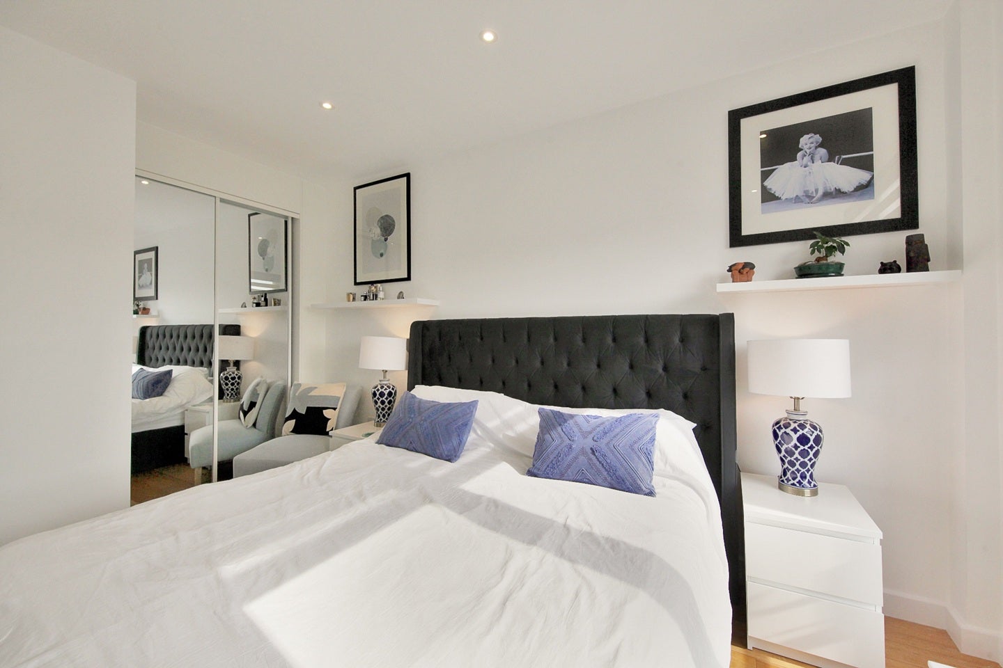 Flat Waleorde Road in Greater London