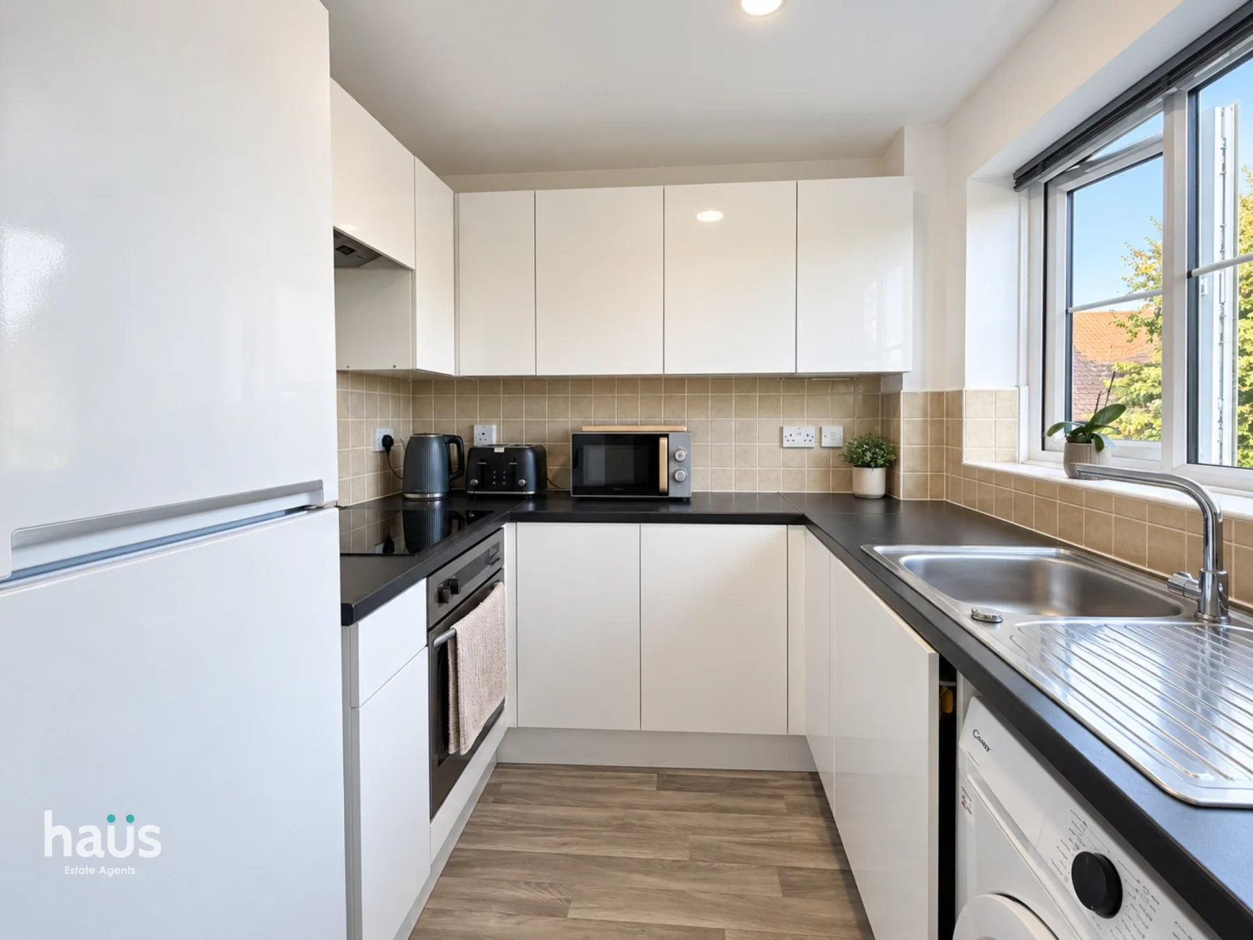 Flat Falcon Close in Dartford